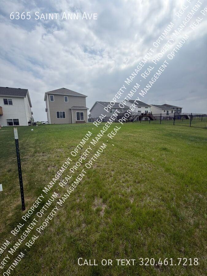 6365 Saint Ann Ave - Photo 4 of 35
