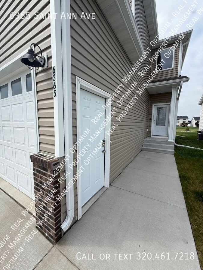 6365 Saint Ann Ave - Photo 5 of 35