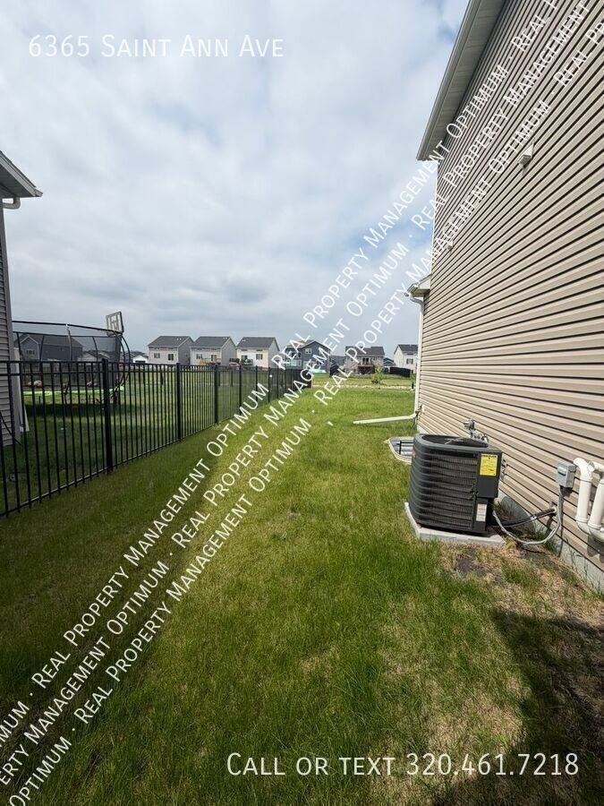6365 Saint Ann Ave - Photo 6 of 35