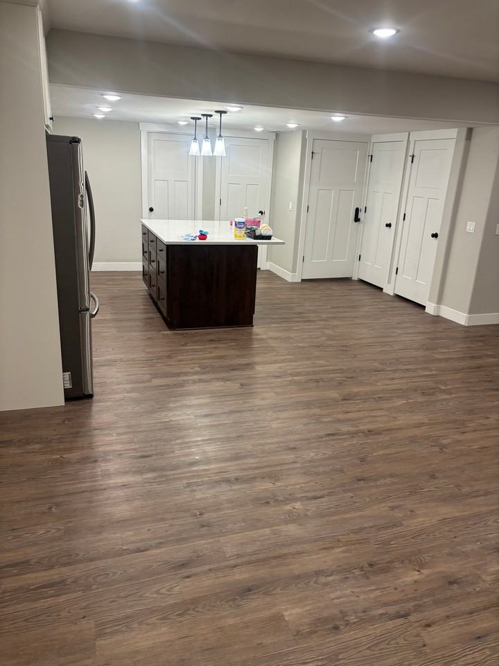 1138 Ne - Photo 2 of 9