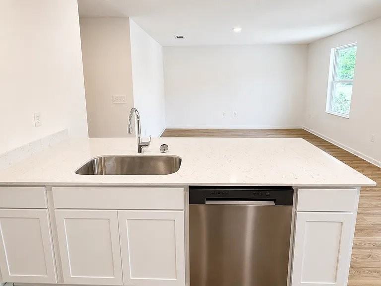 1623 Trout Dr - Photo 3 of 9