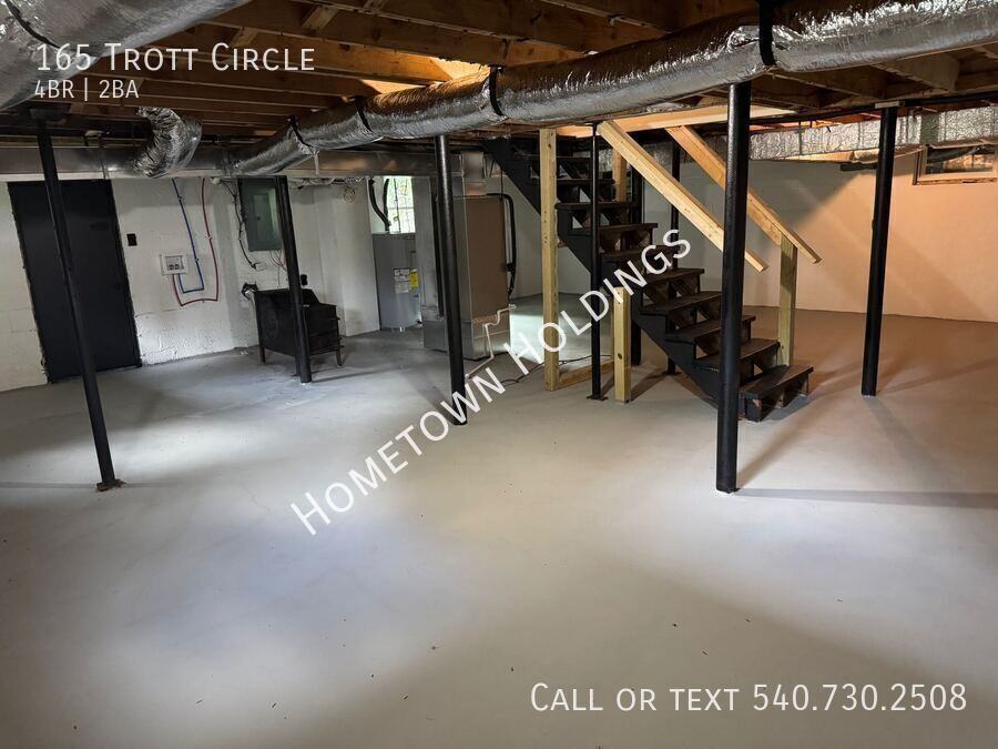 165 Trott Cir - Photo 3 of 28