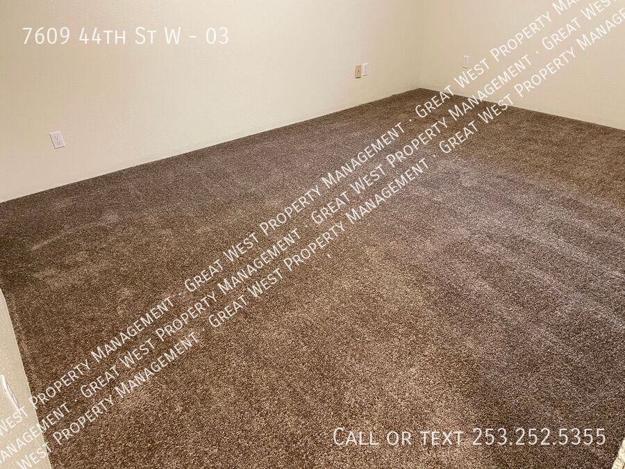 7609 44th St W #03 - Photo 6 of 16