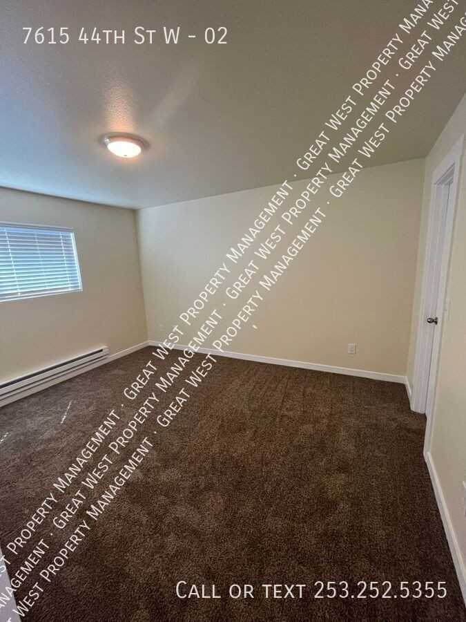 7615 44th St W #02 - Photo 3 of 10
