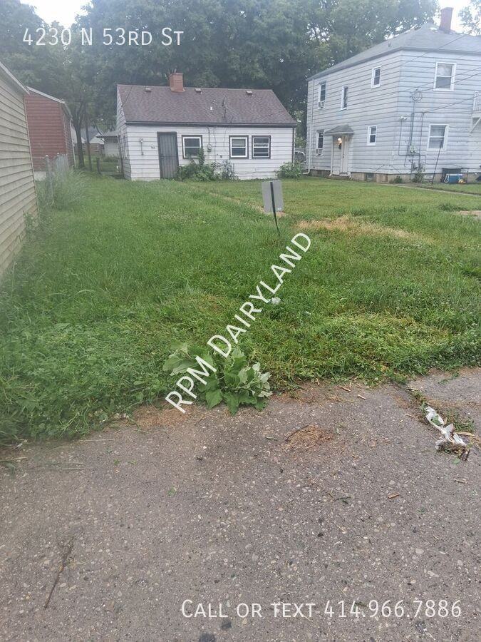 4230 N 53rd St - Photo 2 of 6