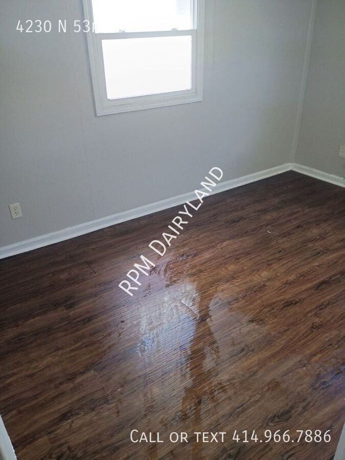 4230 N 53rd St - Photo 3 of 6