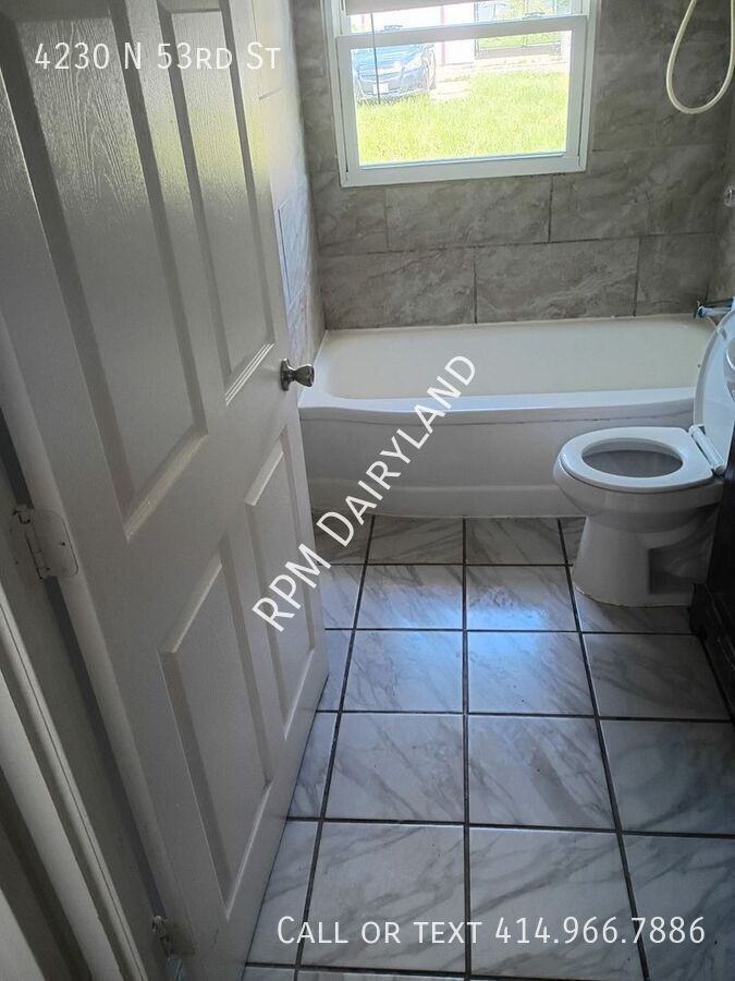 4230 N 53rd St - Photo 4 of 6