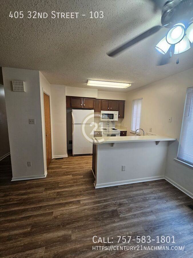405 32nd St #103 - Photo 6 of 15