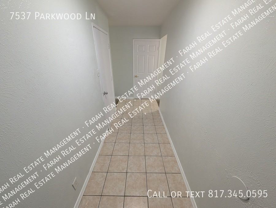 7537 Parkwood Ln - Photo 3 of 25