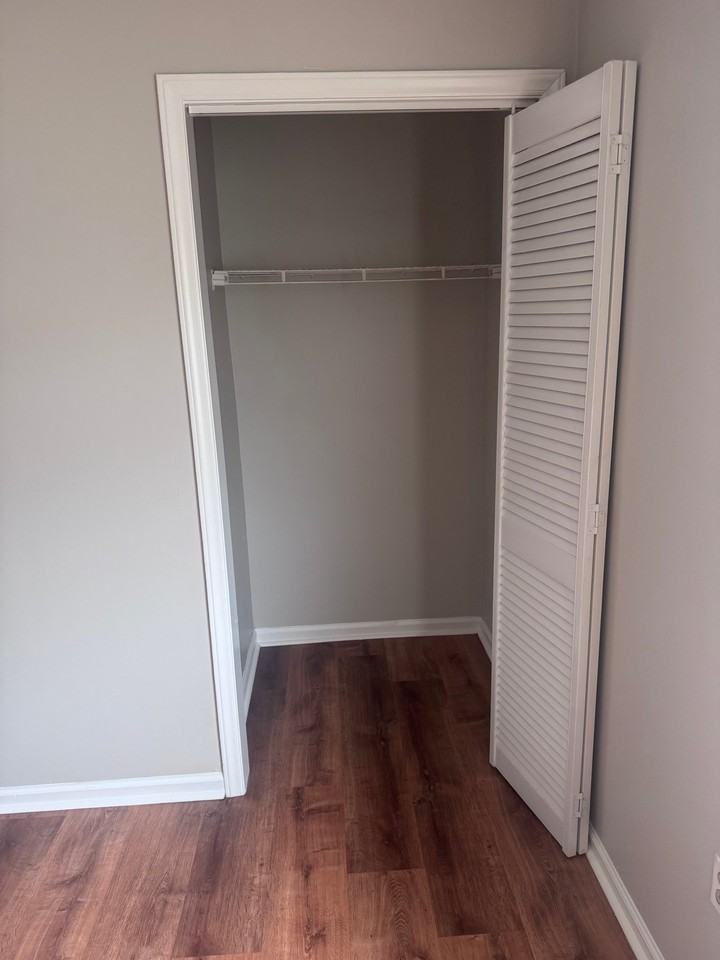 1456 Flintwood Dr - Photo 2 of 12