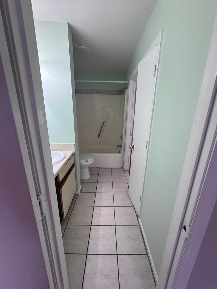 1456 Flintwood Dr - Photo 3 of 12
