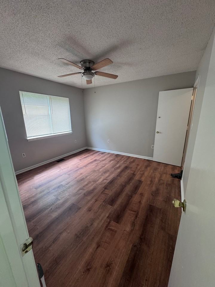 1456 Flintwood Dr - Photo 4 of 12