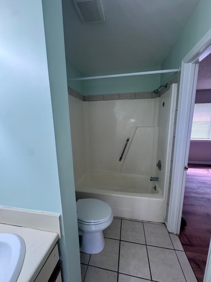 1456 Flintwood Dr - Photo 5 of 12