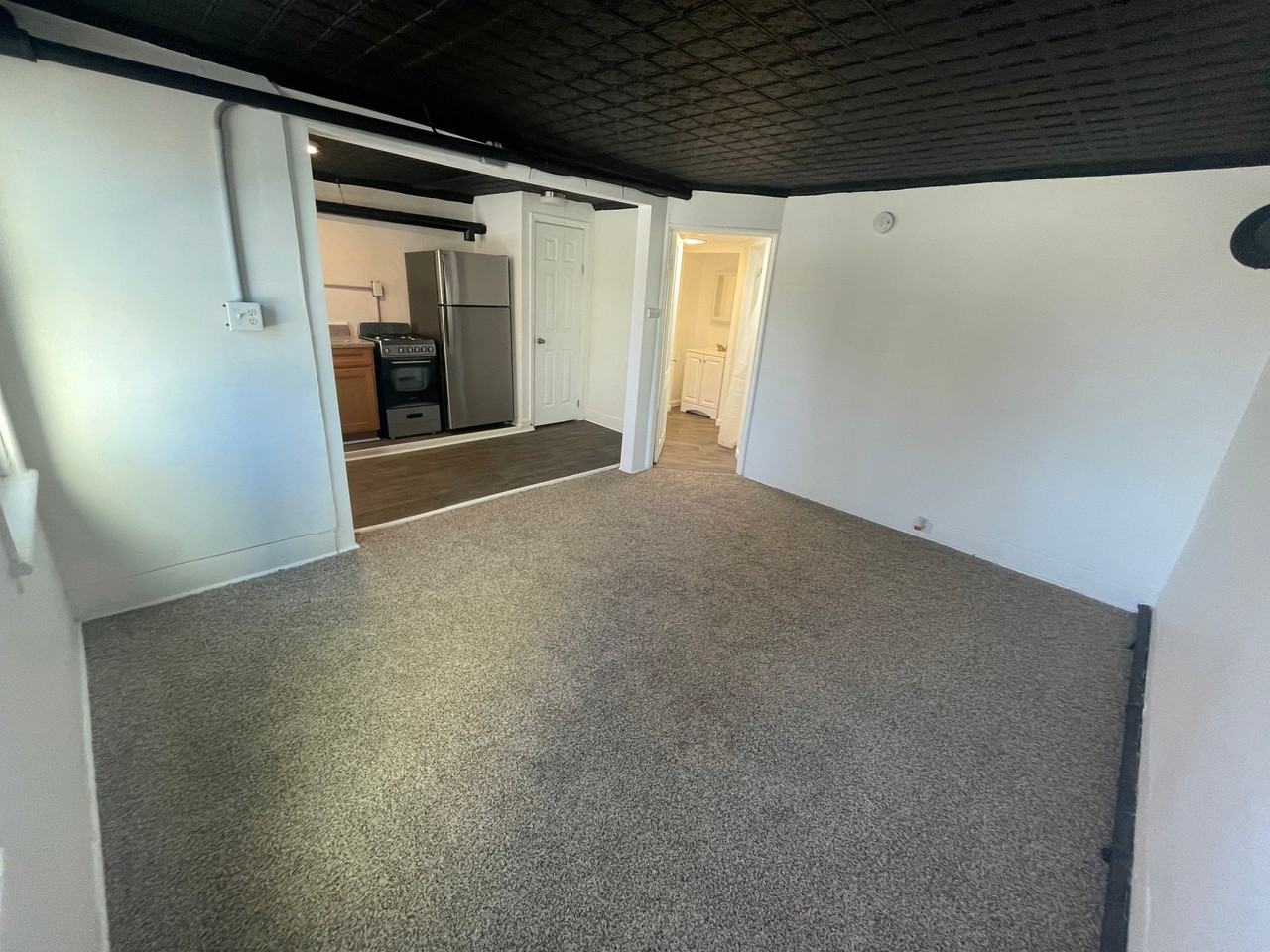 192 Main St #1R - Photo 5 of 7