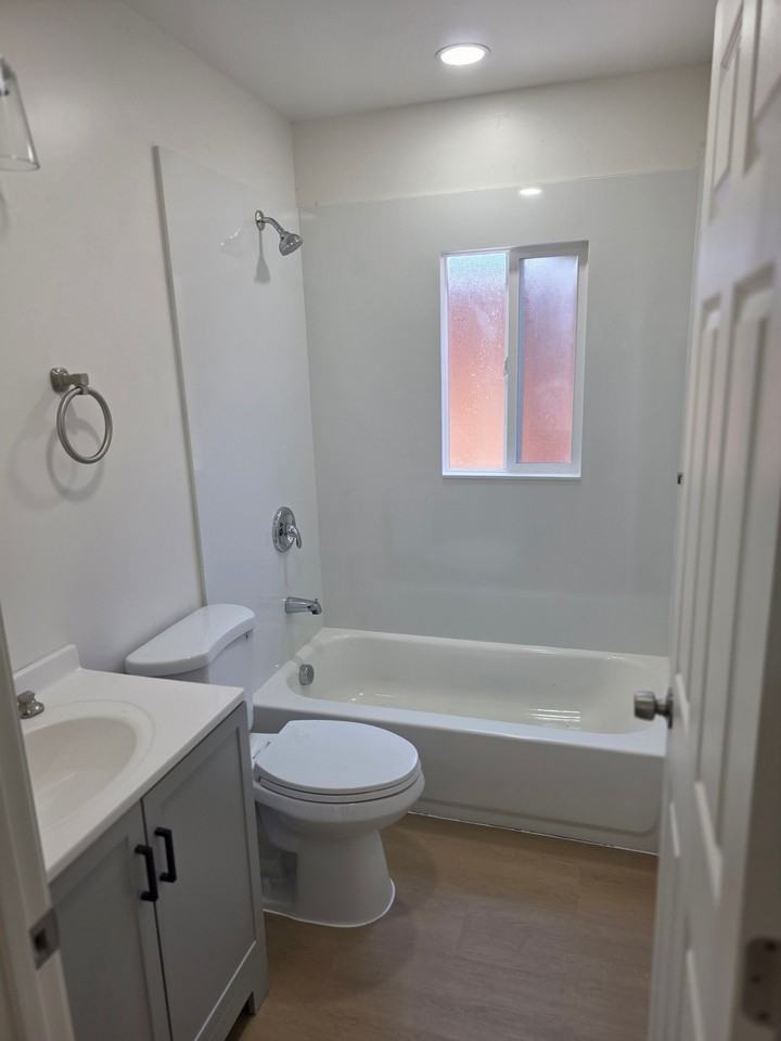 424 B St #8 - Photo 4 of 8