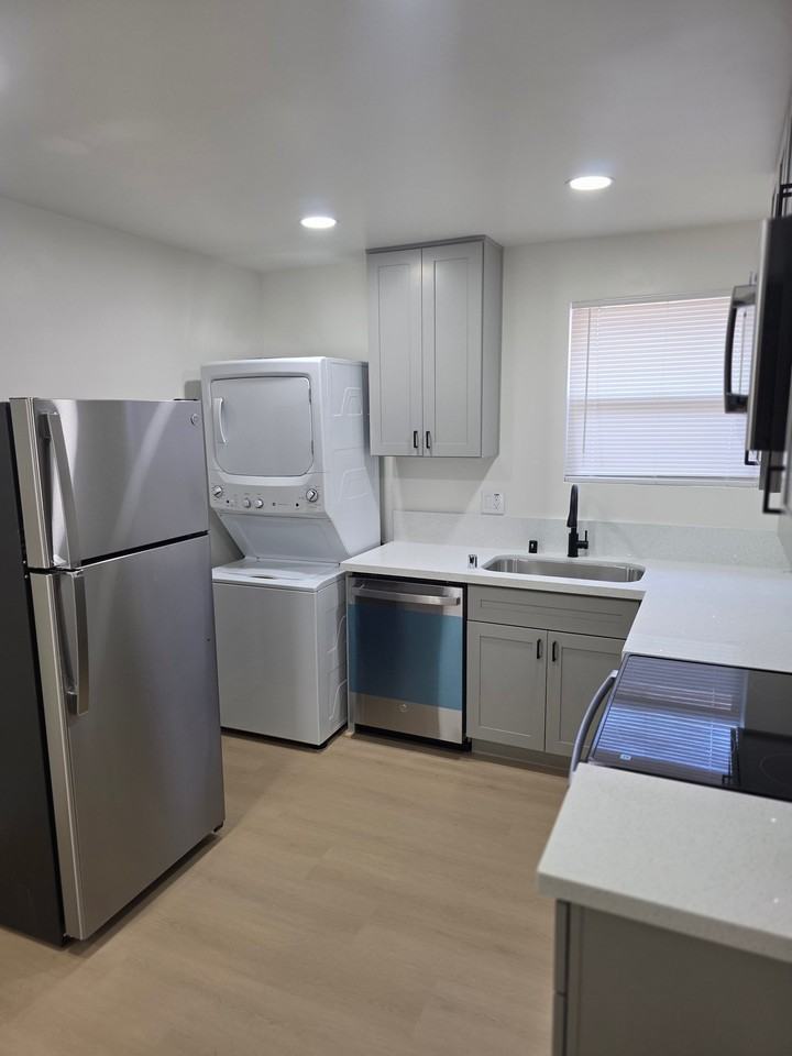 424 B St #8 - Photo 7 of 8