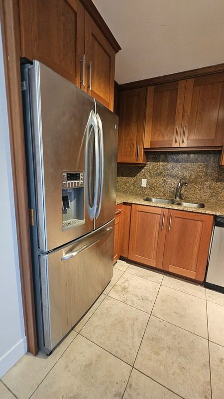 230 E St #2 - Photo 6 of 36