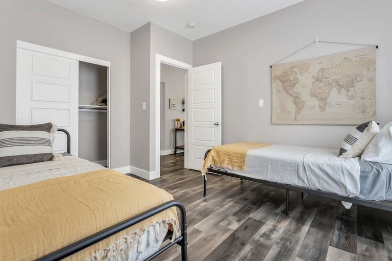 409 E St - Photo 4 of 9