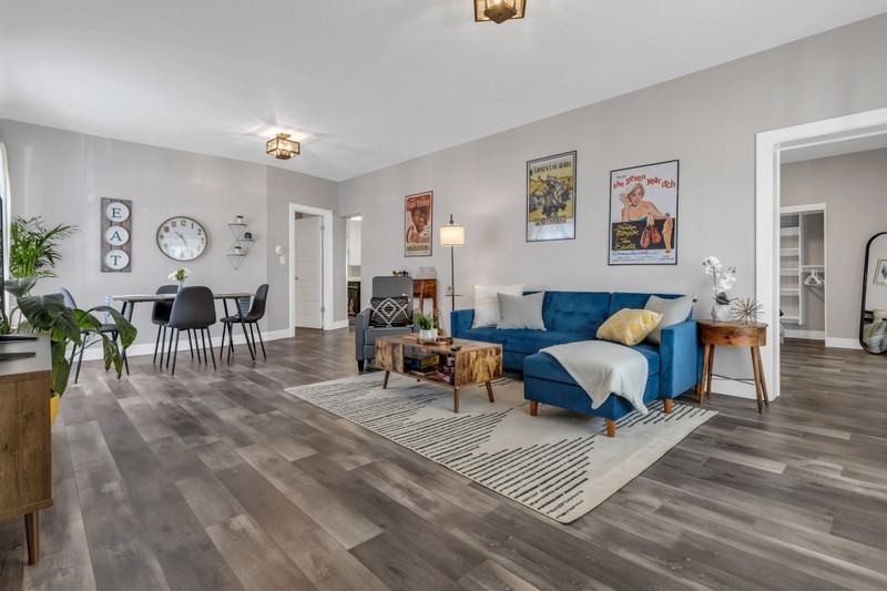 409 E St - Photo 6 of 9