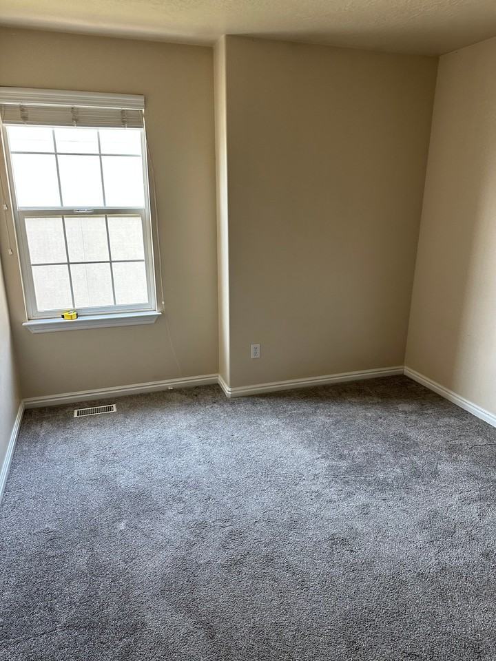 1606 E St #1 - Photo 6 of 10