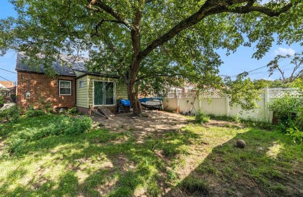 18301 Birwood St - Photo 4 of 9