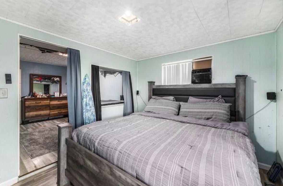 18301 Birwood St - Photo 5 of 9