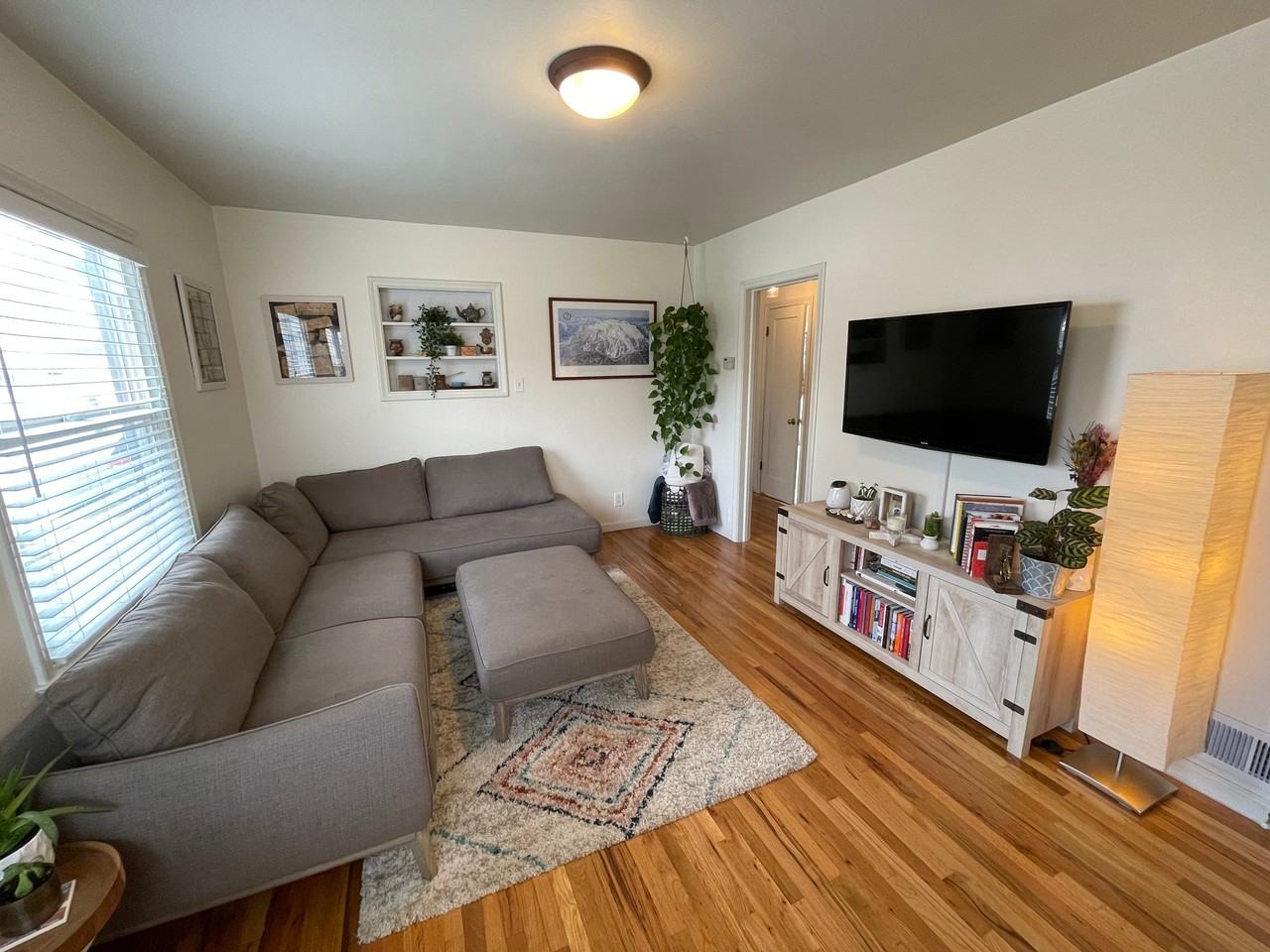 1029 E Kensington Ave - Photo 2 of 13
