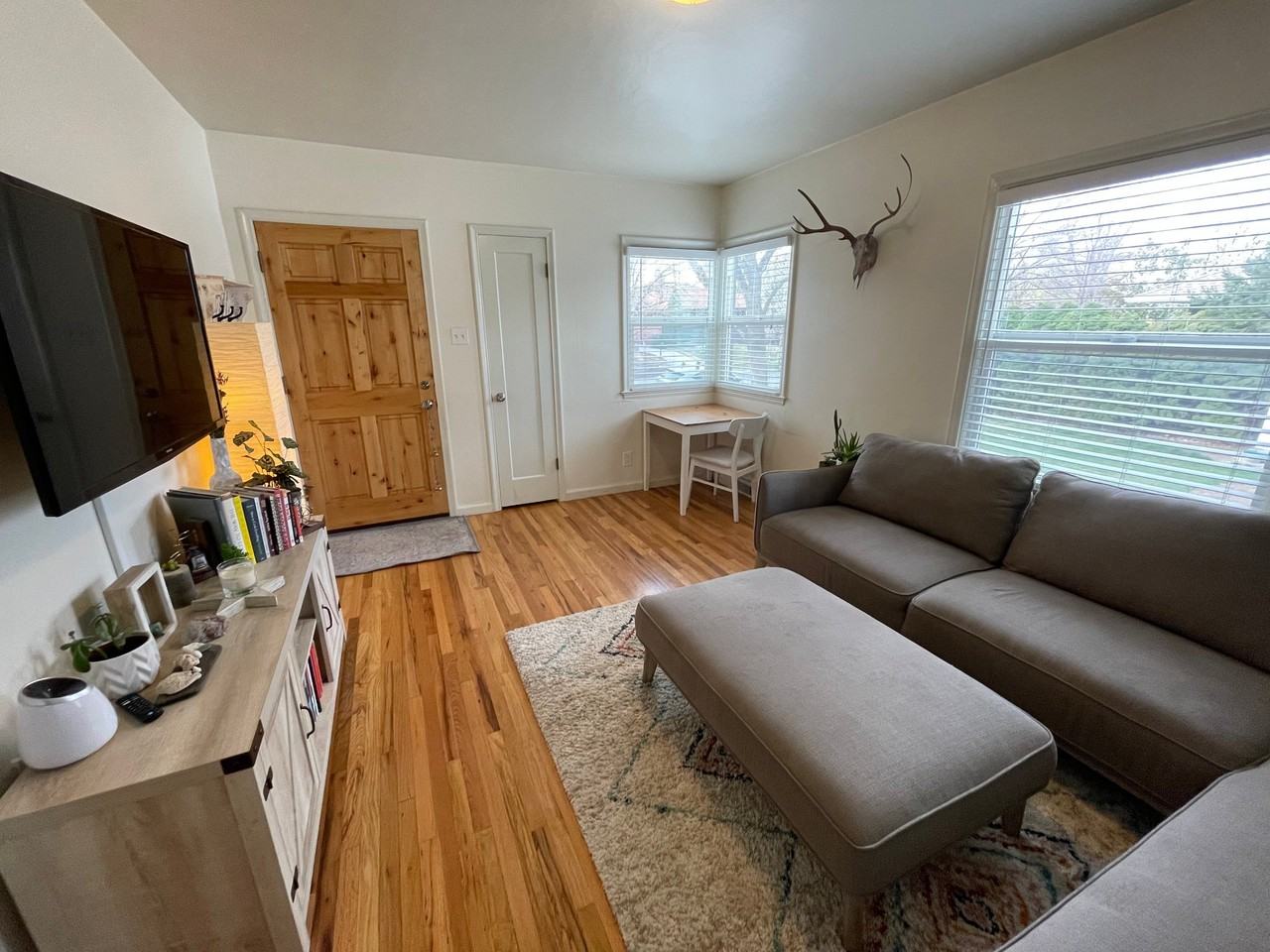 1029 E Kensington Ave - Photo 3 of 13