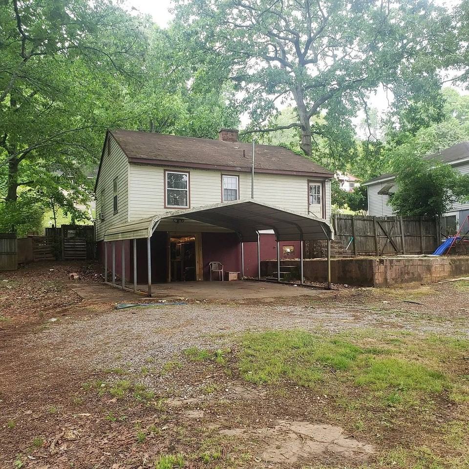 1400 E 11th St - Photo 2 of 13