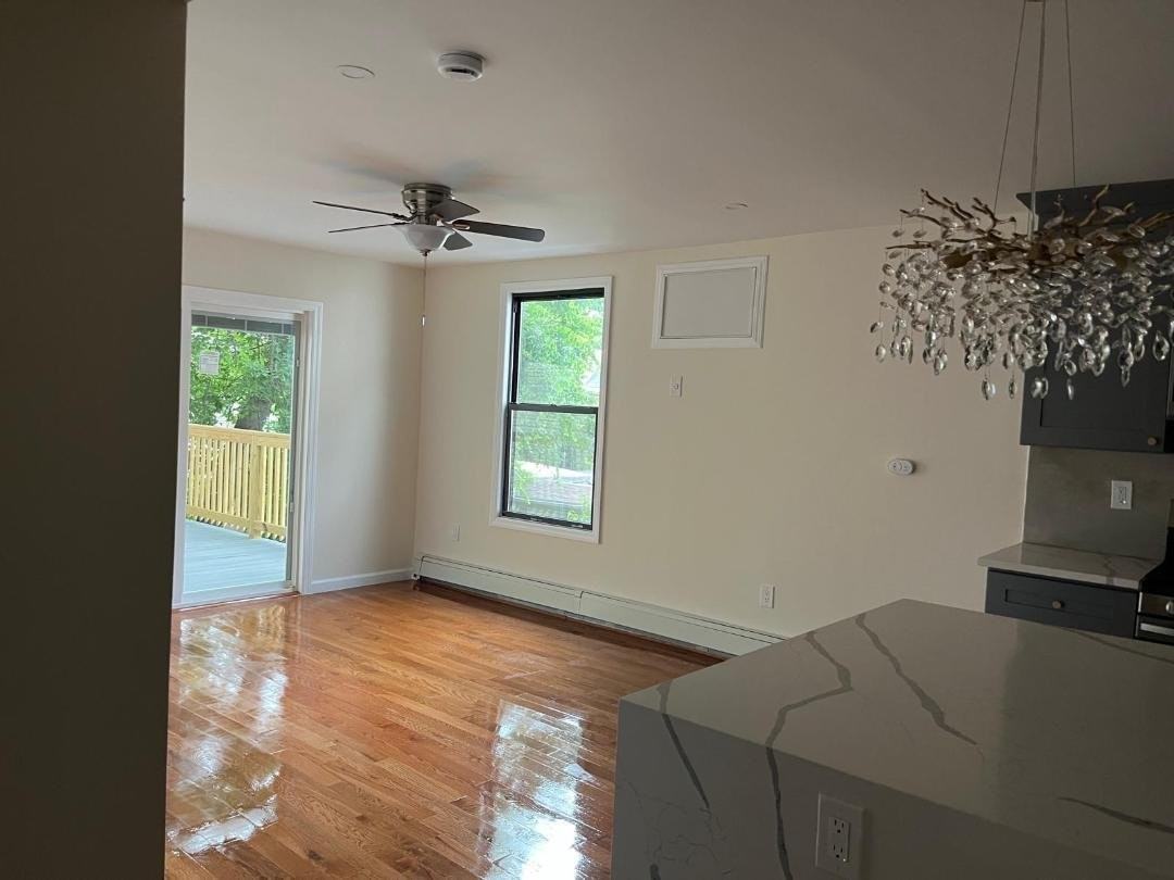 138 37th St #2 - Photo 2 of 10