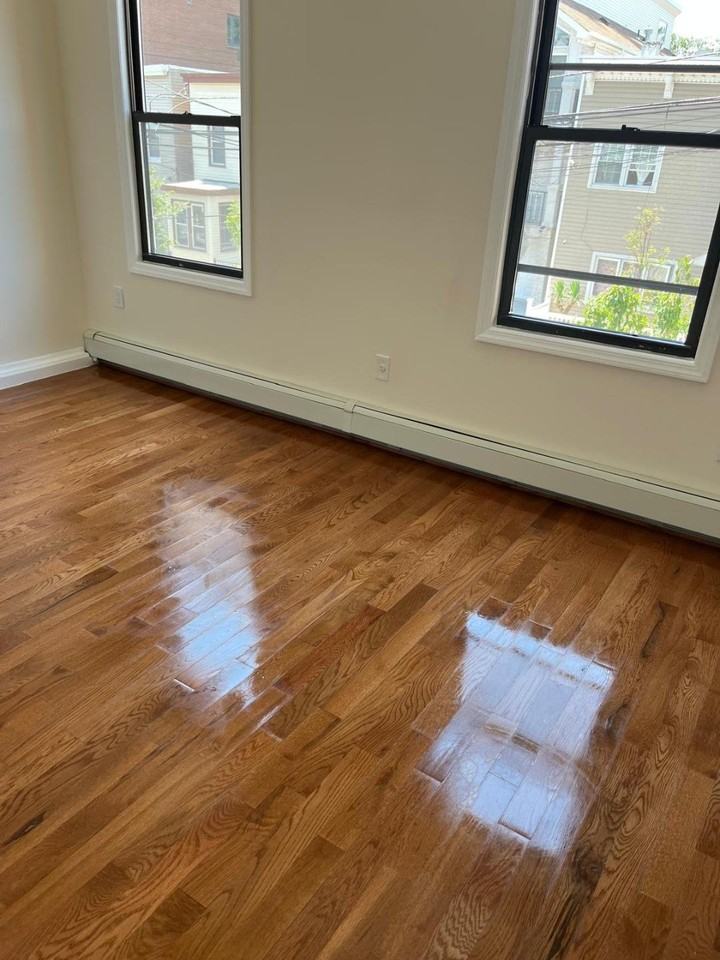 138 37th St #2 - Photo 3 of 10