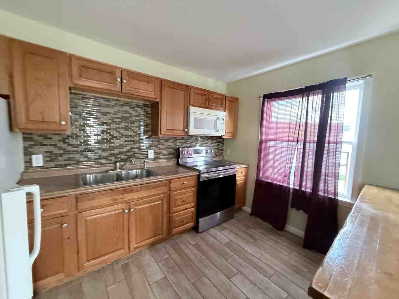246 N Courtland St - Photo 2 of 9