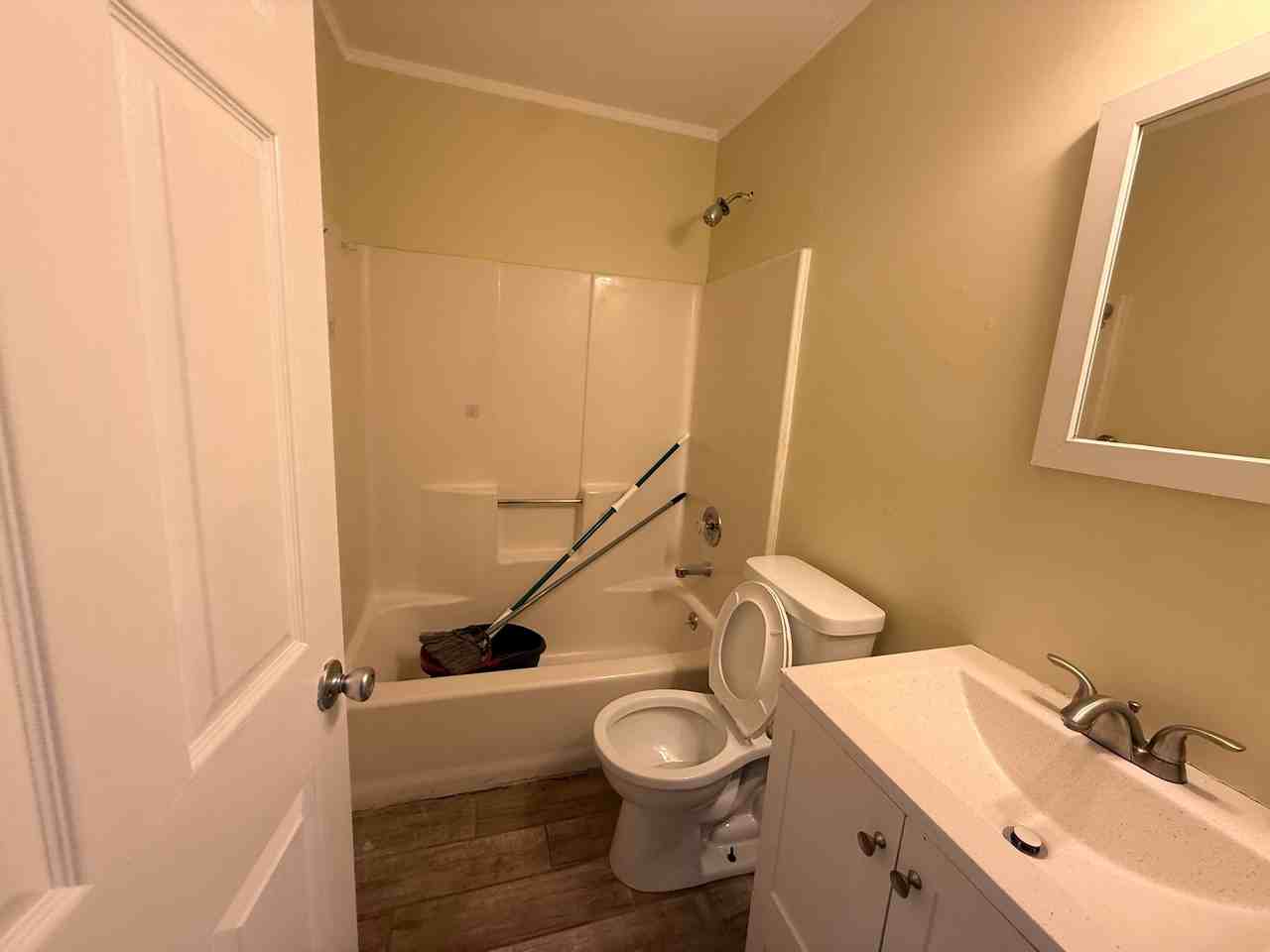 246 N Courtland St - Photo 4 of 9