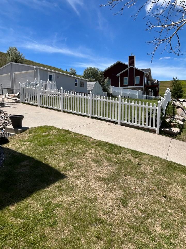 2100 Poplar Dr - Photo 5 of 9