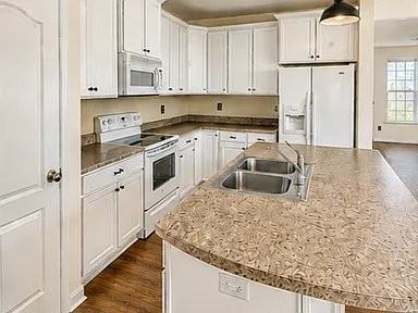 1036 E Davinci Dr - Photo 6 of 15