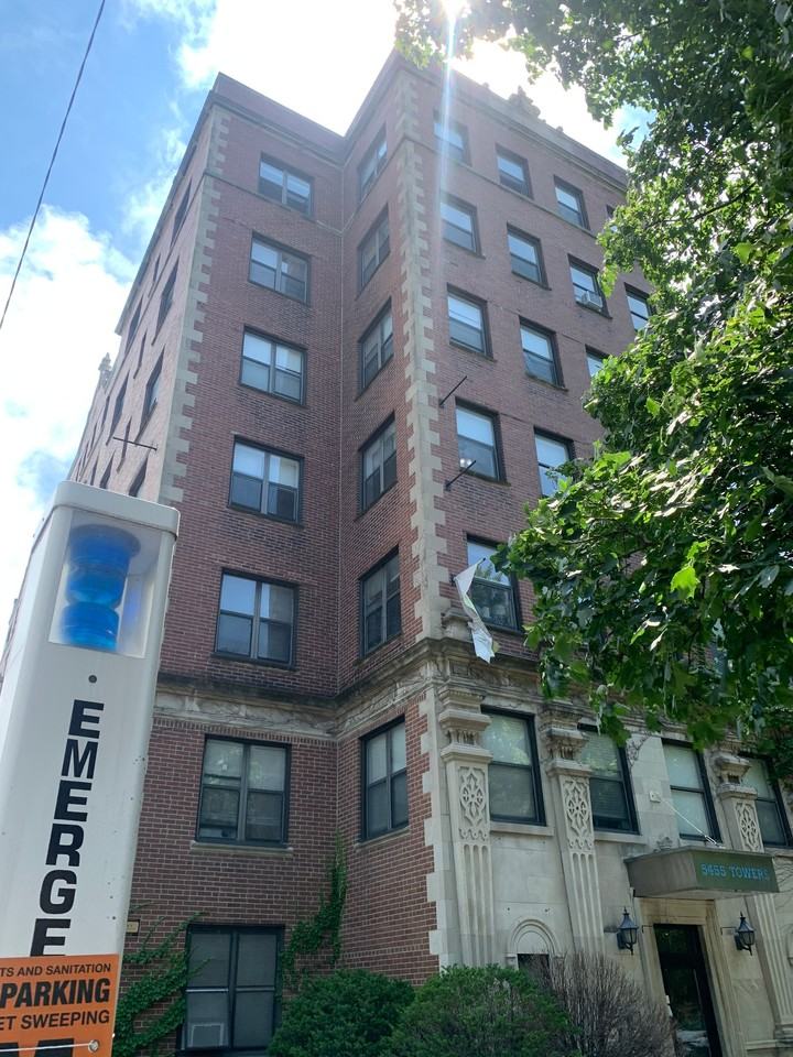 5455 S Blackstone Ave #5D - Photo 3 of 4