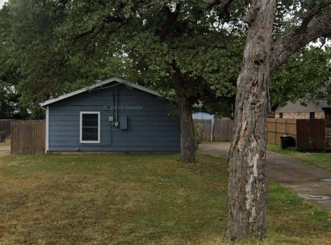 3112 Pueblo Trl - Photo 2 of 16