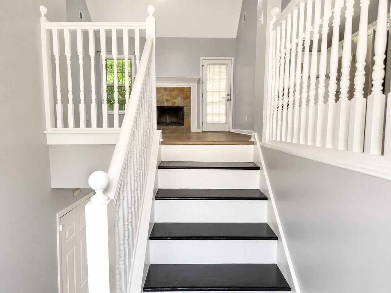 170 River North Ct - Photo 2 of 16