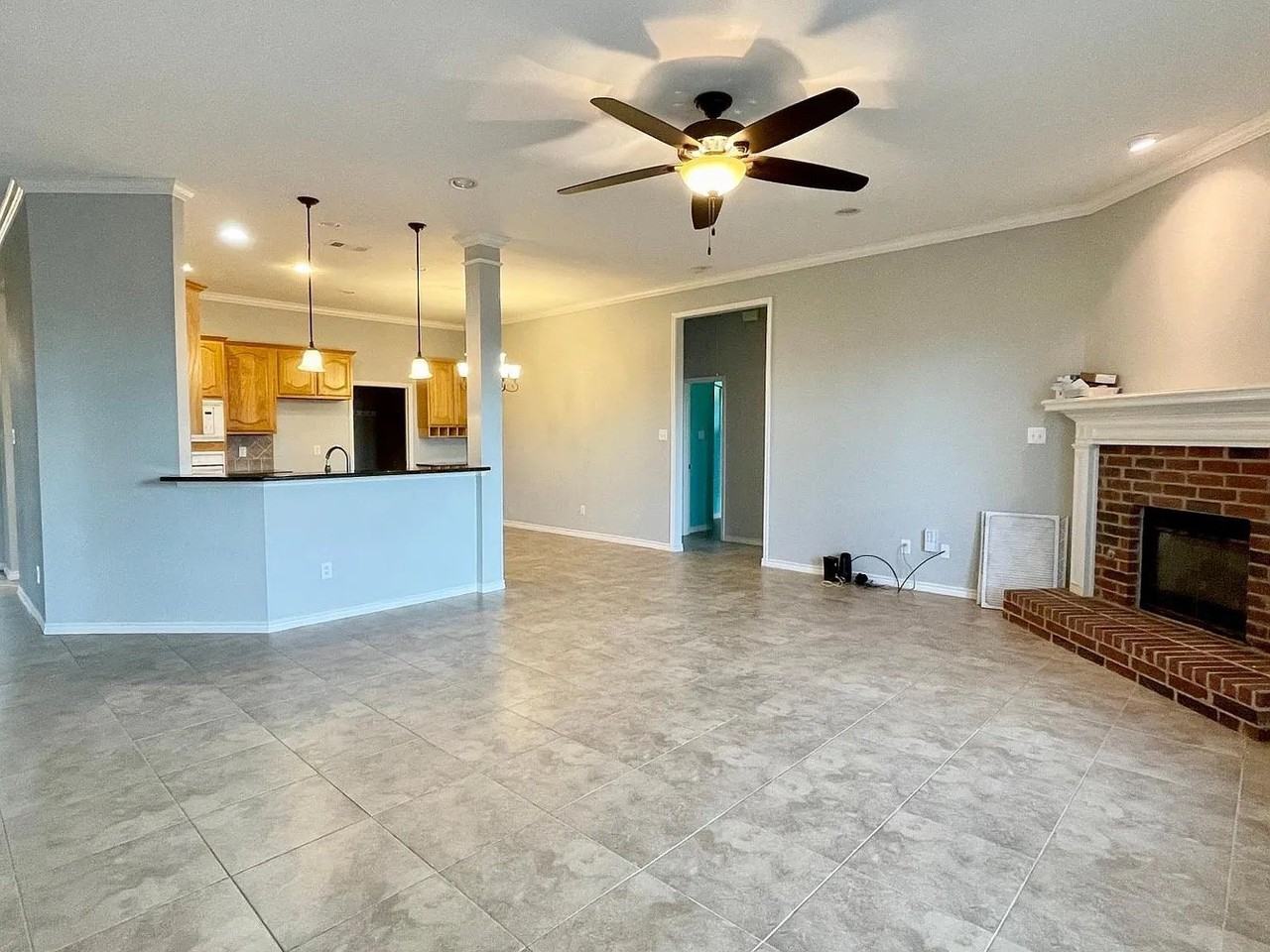 5330 Golfside Dr - Photo 4 of 19