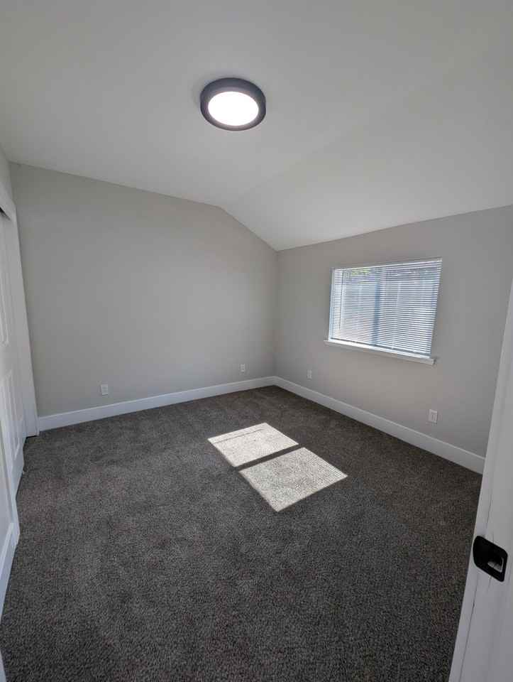 4940 Virginia Ave - Photo 3 of 8