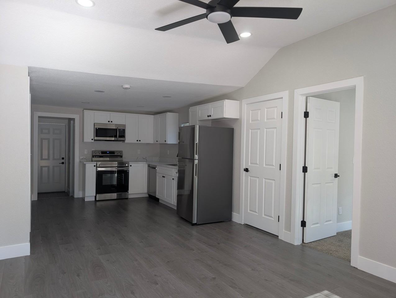 4940 Virginia Ave - Photo 5 of 8