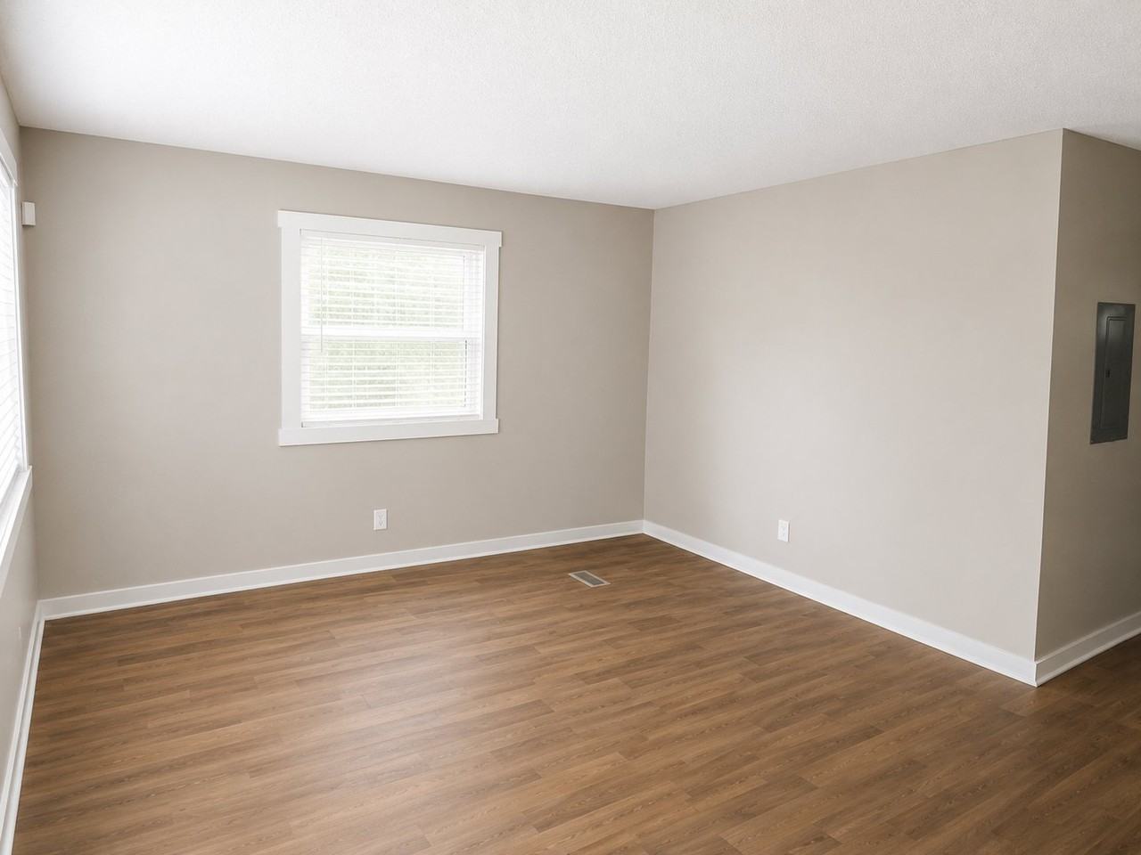 3483 Lawton Rd - Photo 3 of 9