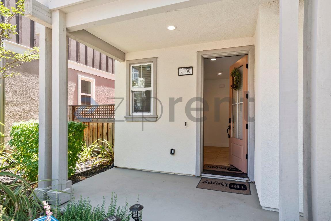 2109 Donnells Ln - Photo 2 of 22