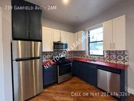featured image of 739 Garfield Ave #2AM