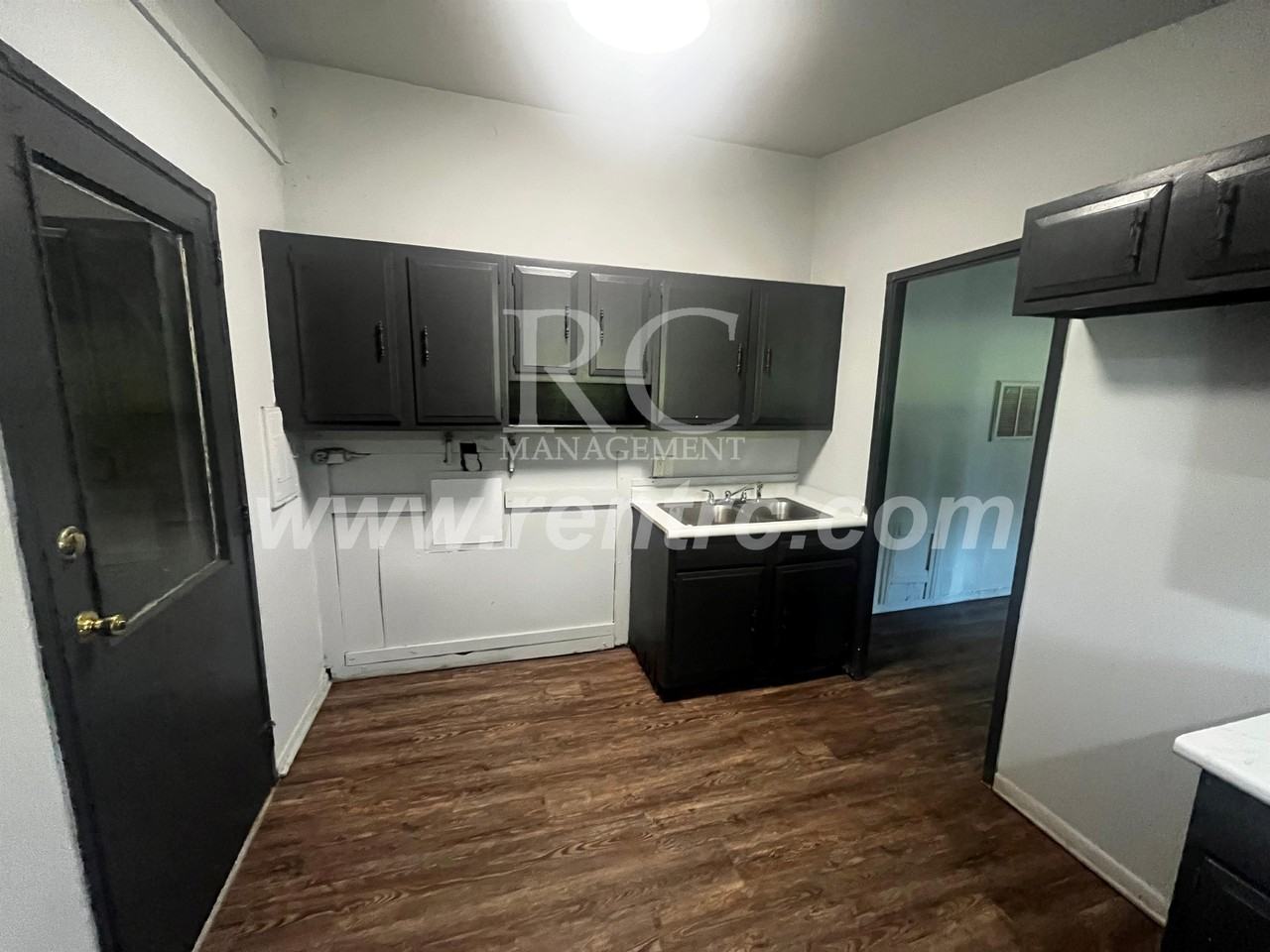 413 N Beard St #N - Photo 3 of 13