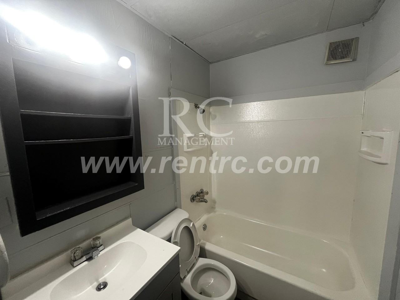 413 N Beard St #N - Photo 4 of 13