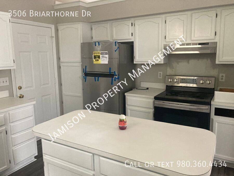 3506 Briarthorne Dr - Photo 4 of 12
