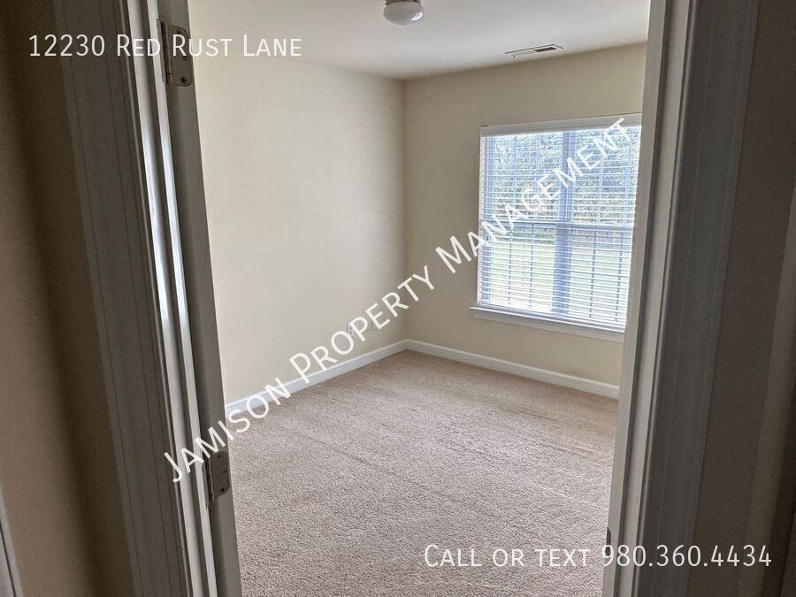 12230 Red Rust Ln - Photo 3 of 13