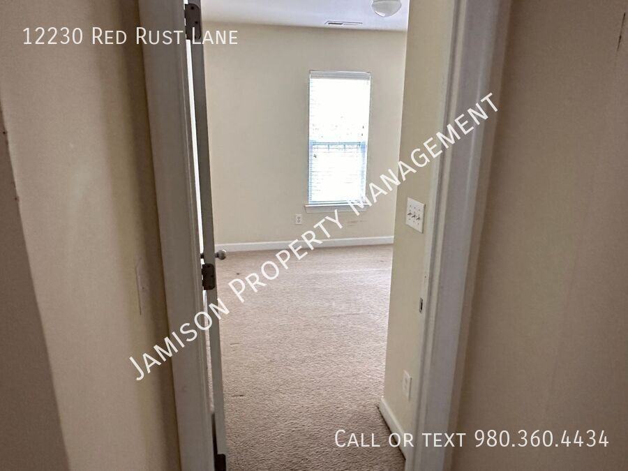 12230 Red Rust Ln - Photo 5 of 13