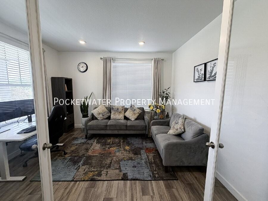 1856 Meagan Way - Photo 3 of 31